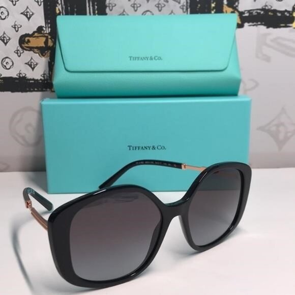 New Authentic Tiffany & Co. Sunglasses TF 4192 80013C Black/Grey Gradient Women - Picture 5 of 12